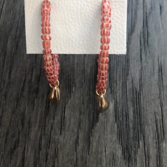 Free People boho seashell woman’s earrings - Picture 5 of 10